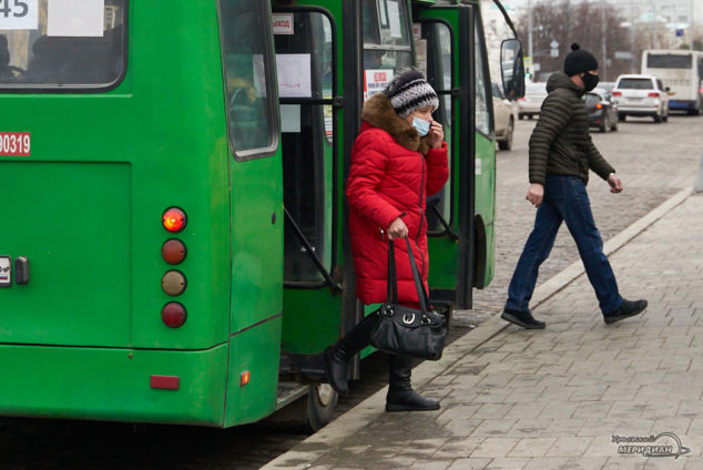 транспорт автобус остановка люди карантин екатеринбург
