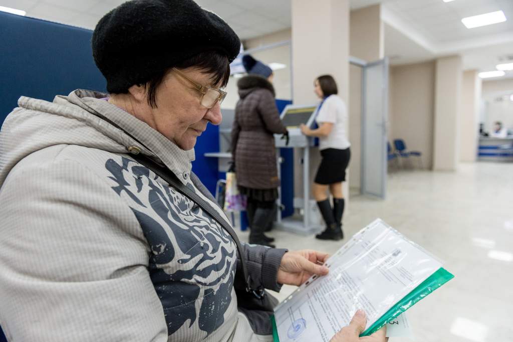 10000 рублей за прививку от коронавируса пенсионерам
